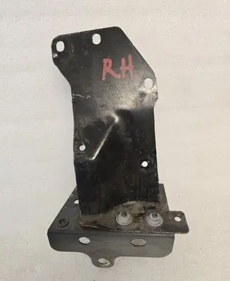 Volvo XC90 Radiator support slam panel bracket 