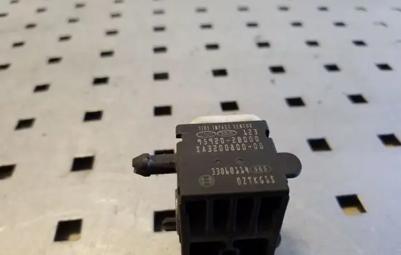 Hyundai Santa Fe Airbag deployment crash/impact sensor 959202B000