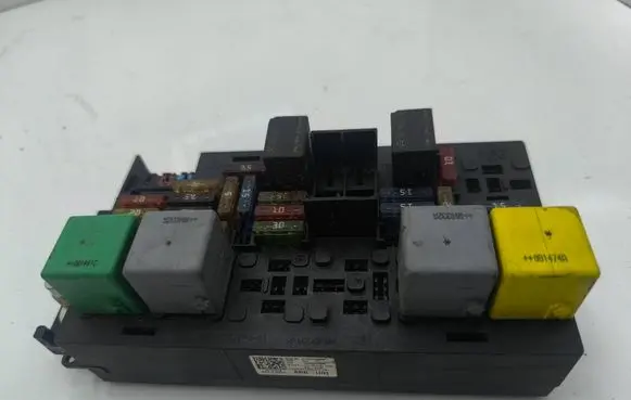 Mercedes-Benz ML W164 Fuse box set A1645402972 23131218