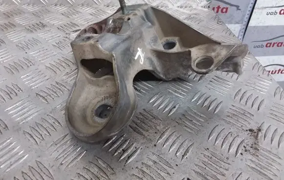 Volkswagen PASSAT B5 Engine mounting bracket 4B0199351B