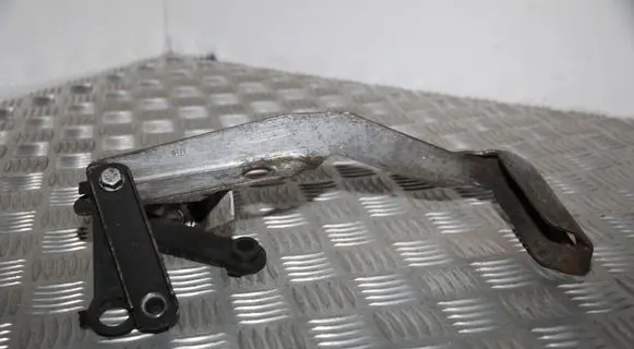 Mercedes-Benz Sprinter W906 Gearbox mounting bracket A9064923941 9064923941