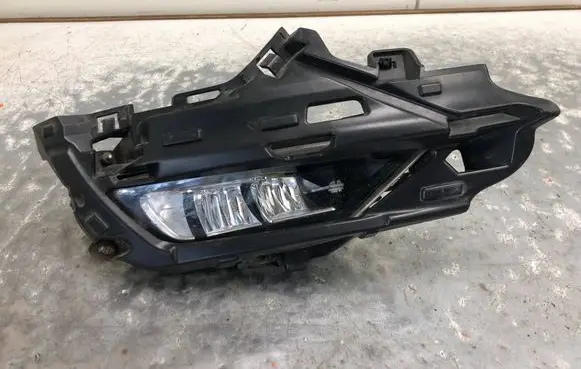 Volvo XC60 Front fog light 32337365R-BILI 32337365R 32234955