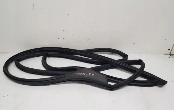 KIA Stonic Front door rubber seal