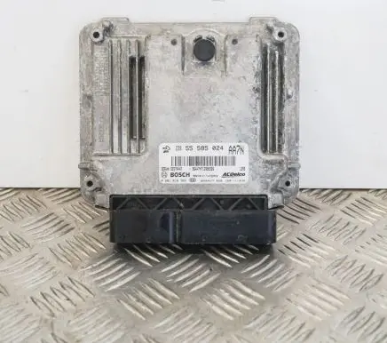 Opel Insignia A Engine control unit/module 555850240281018769
