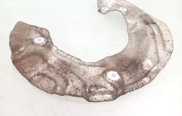 BMW 1 E81 E87 Front brake disc dust cover plate 6762851