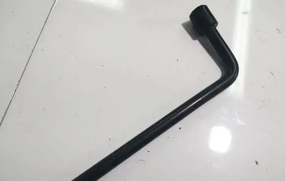 Citroen Berlingo Wheel nut wrench 9082009180