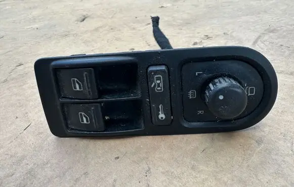 Volkswagen Transporter - Caravelle T5 Wing mirror switch 7E1959565D