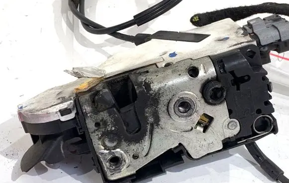 Peugeot 207 Front door lock 24091816