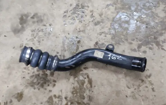Ford Focus Intercooler hose/pipe D05WA XS4Q9F796EA