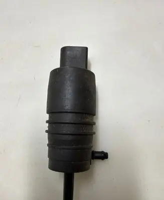 BMW 3 E46 Windscreen/windshield washer pump 8362154