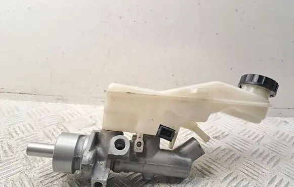 Toyota Corolla Verso AR10 Master brake cylinder 25113479 472010F031 0204254156