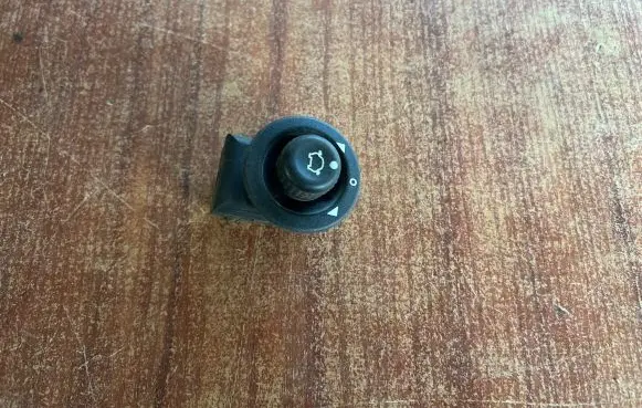 Ford Focus Wing mirror switch 93BG17B676BA