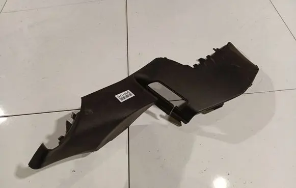 Citroen C5 (D) pillar trim (bottom)