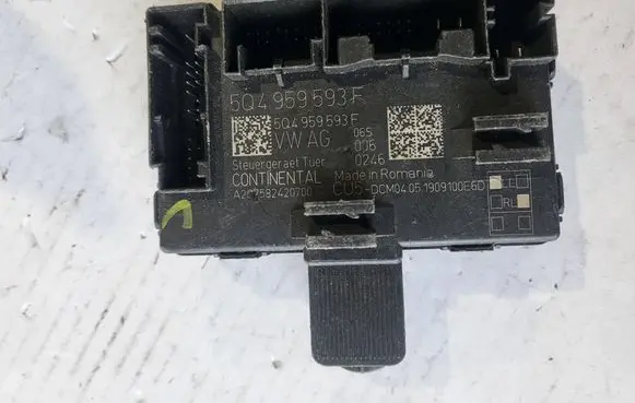 Skoda Octavia Mk3 (5E) Door central lock control unit/module 5Q4959593F A2C7582420700