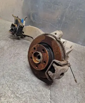 Rear wheel hub spindle/knuckle