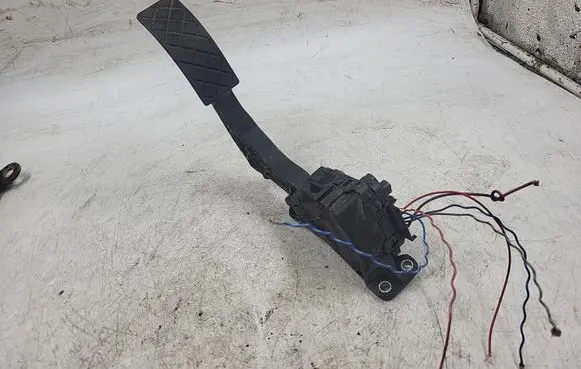 Audi A4 S4 B5 8D Accelerator throttle pedal 6Q1721503L