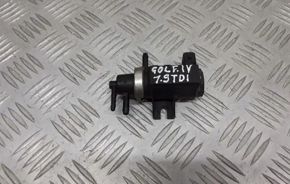 Volkswagen Golf IV Valve vacuum 1H0906627