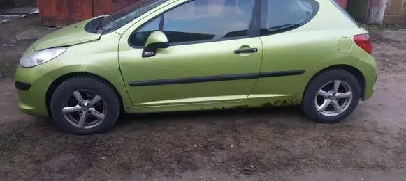 Peugeot 207 Front door window/glass (coupe) 