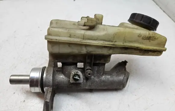 Renault Scenic II - Grand scenic II Master brake cylinder 32067111