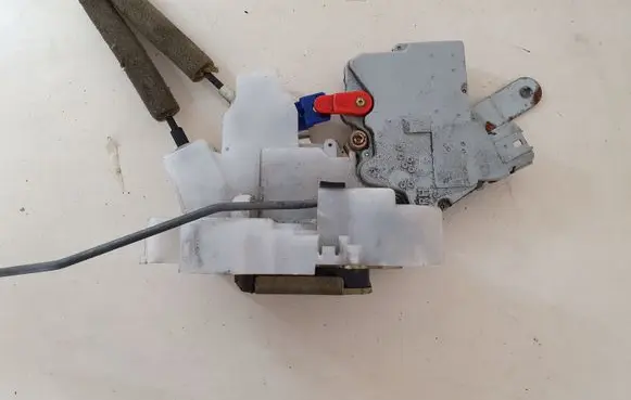 Subaru B9 Tribeca Front door lock