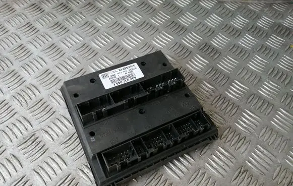 Skoda Fabia Mk2 (5J) Comfort/convenience module 6Q2937049F 5WK48218