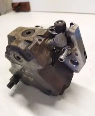 BMW 3 E90 E91 Fuel injection high pressure pump 0445010146