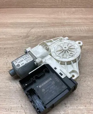 Volkswagen PASSAT B6 Front door window regulator motor 1K0959792M 1K5837402AJ