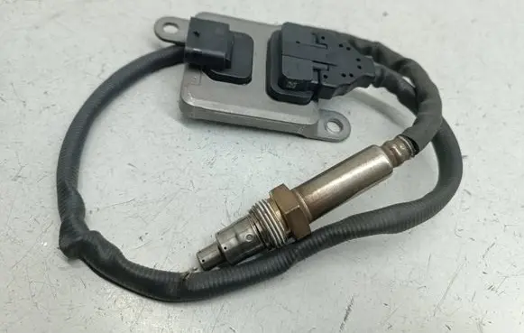 Mercedes-Benz C W205 Lambda probe sensor A0009053606 5WK96682F 0009053606