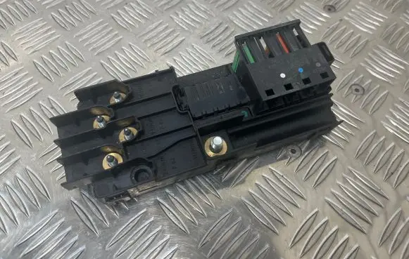 Mercedes-Benz E W211 Fuse module 2115452301