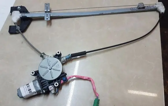 Honda CR-V Rear door window regulator motor