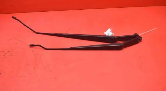 Suzuki SX4 Front wiper blade arm