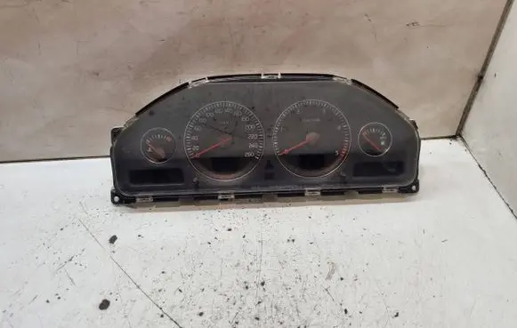 Volvo V70 Speedometer (instrument cluster) 8602764 69294730T 8673262