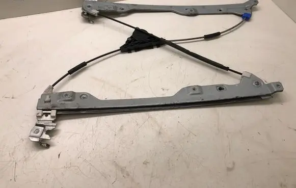 Nissan X-Trail T31 Front window lifting mechanism without motor