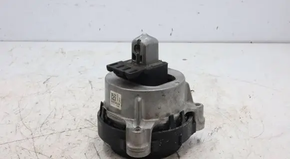 BMW X6 G06 Engine mounting bracket 9429393