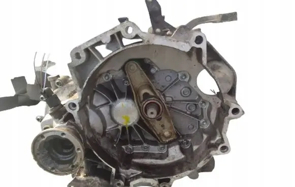 Volkswagen Polo Manual 5 speed gearbox 02T301103A