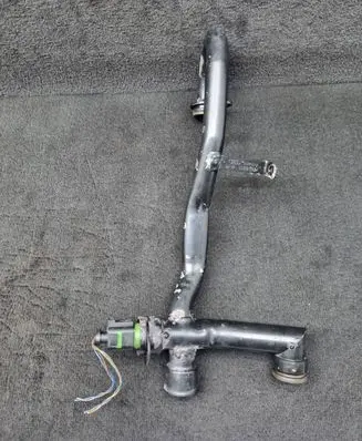 Audi A6 S6 C5 4B Engine coolant pipe/hose 059121083A