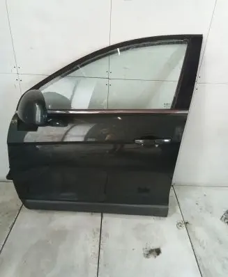 Chevrolet Captiva Front door