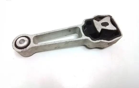 Volvo S60 Engine mount bracket 30793322
