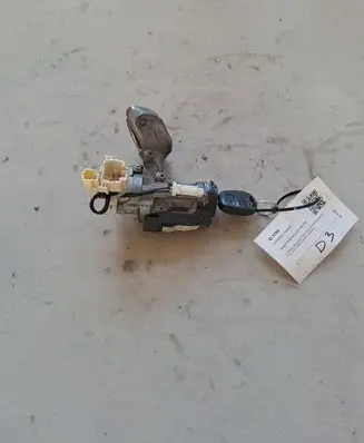 Toyota Corolla Verso E121 Ignition lock 8978313010