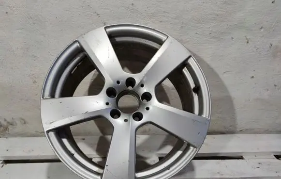 Mercedes-Benz E C207 W207 R18 alloy rim 