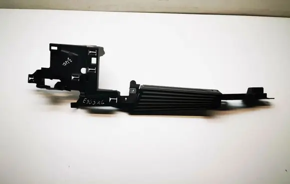 BMW 3 E90 E91 Parcel shelf load cover mount bracket 7068909