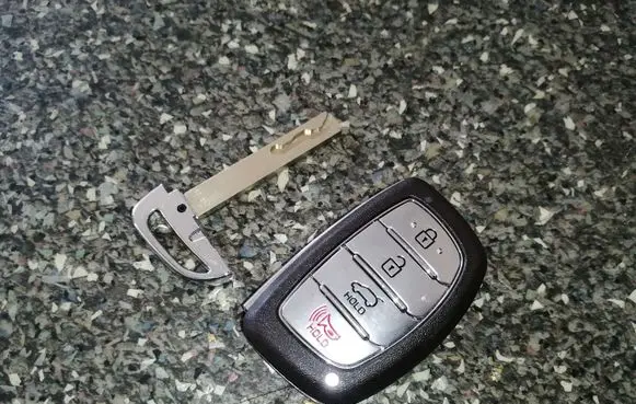 Hyundai Ioniq Ignition key/card 