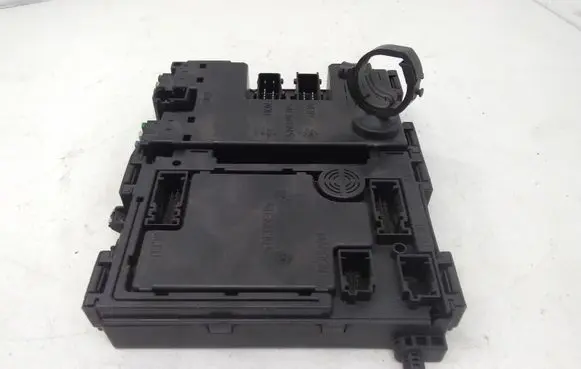 Peugeot 206 Fuse module 962646088003 BSIT1