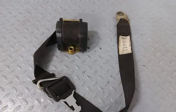 Mercedes-Benz 200 300 W123 Front seatbelt A1238605285 1238605285