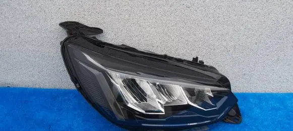 Peugeot 208 II Headlight/headlamp 9855524880
