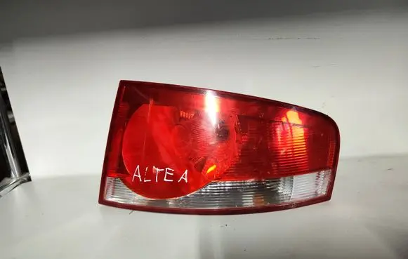 Seat Altea XL Rear/tail lights 5P8945096 5P8945112