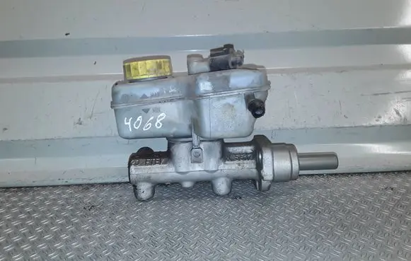 Master brake cylinder