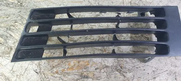 Audi A4 S4 B5 8D Front bumper lower grill 8D0807345