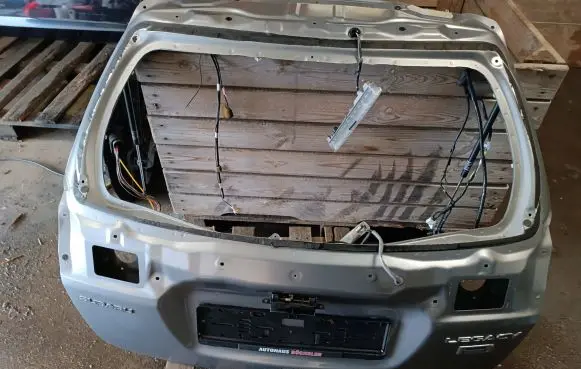 Subaru Legacy Tailgate/trunk/boot lid