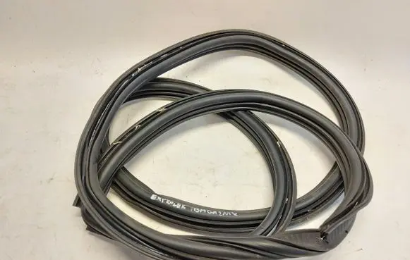 Ford Explorer EV Trunk rubber seal (body) FOREXPUSZ7029805